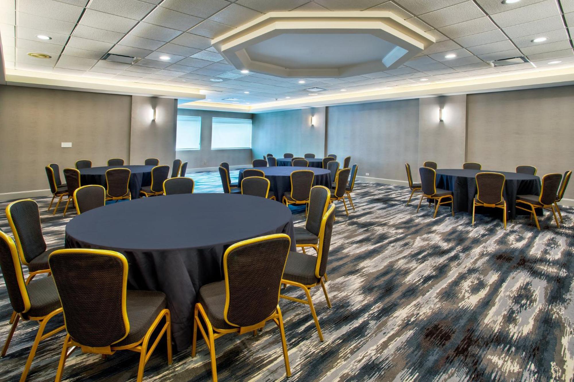 Отель Crowne Plaza Chicago-Northbrook By Ihg Экстерьер фото