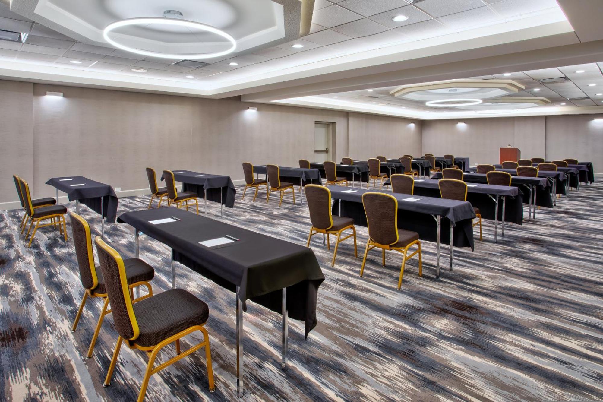 Отель Crowne Plaza Chicago-Northbrook By Ihg Экстерьер фото