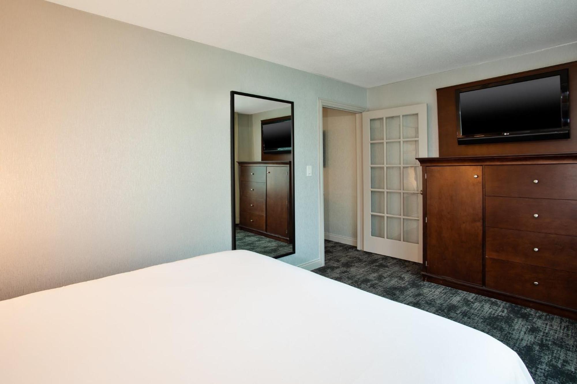 Отель Crowne Plaza Chicago-Northbrook By Ihg Экстерьер фото