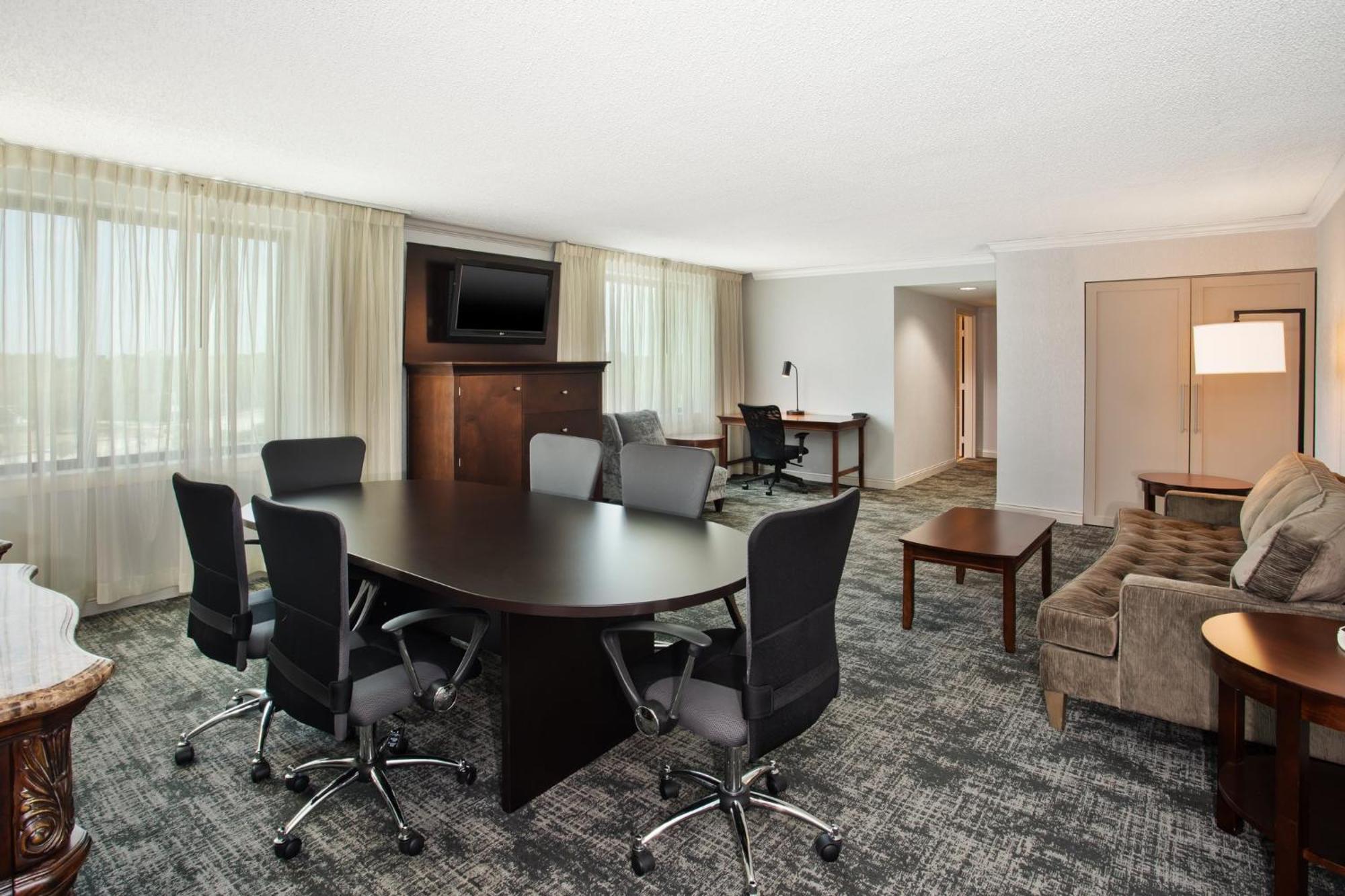 Отель Crowne Plaza Chicago-Northbrook By Ihg Экстерьер фото